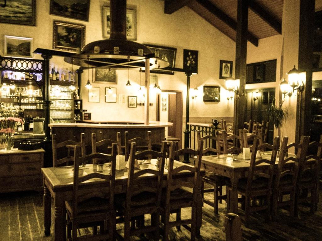 Altes Bierhaus Hotel Arzbach Bagian luar foto
